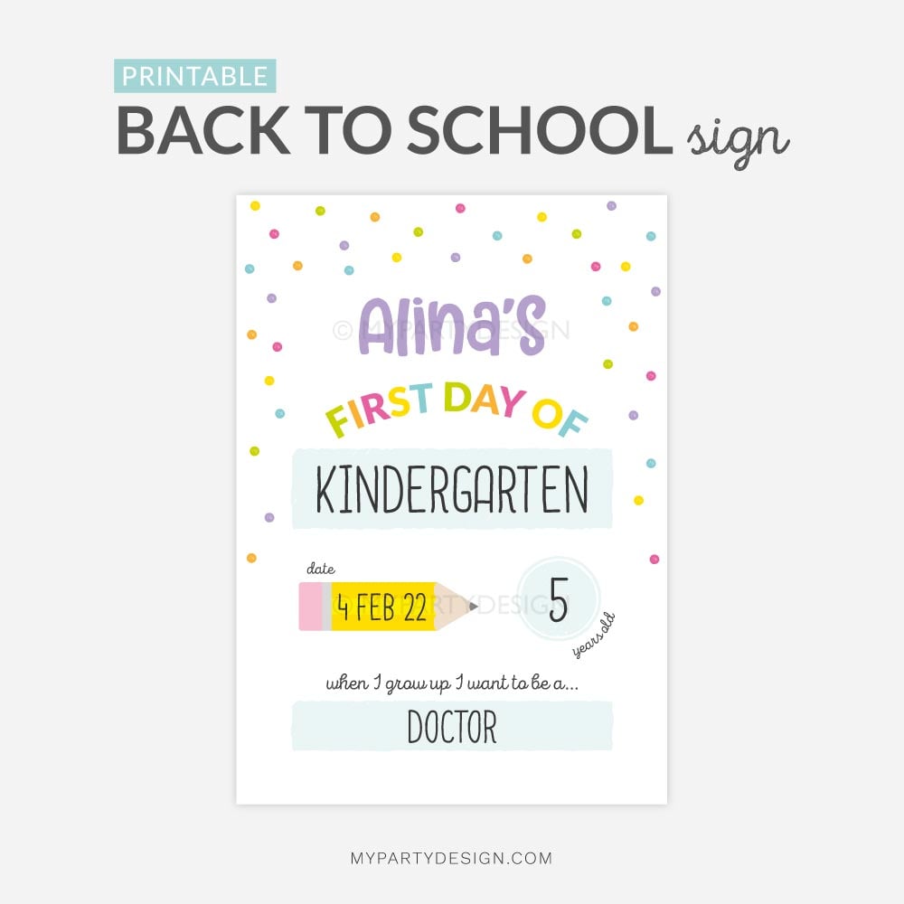 FIRST-DAY-OF-SCHOOL-SIGN-SPOTTY-WHITE-00A first day of school sign in white